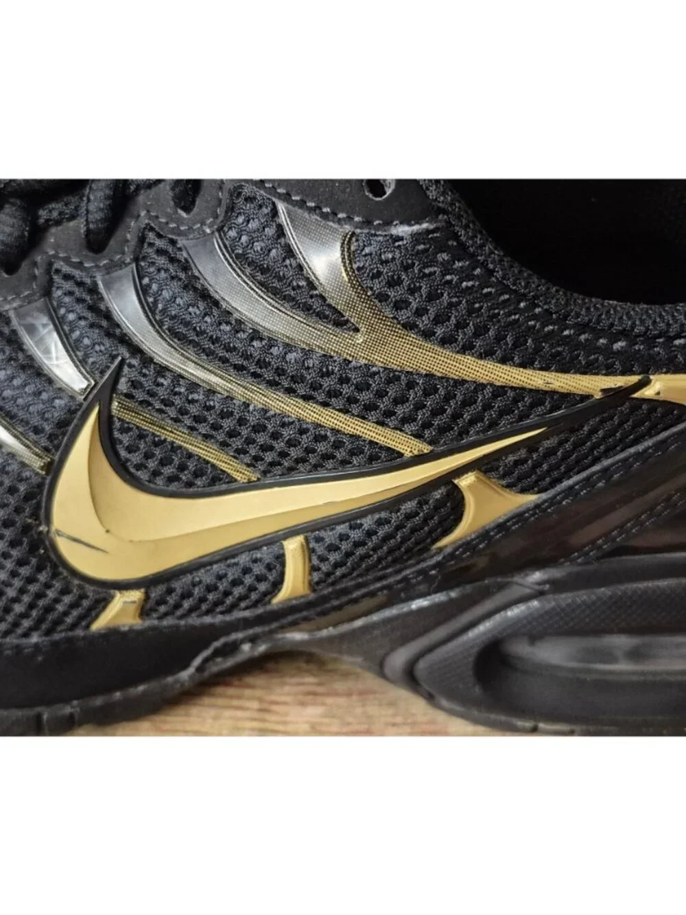 Nike Air Max Torch 4 Mens Size 11.5 Black Metallic Gold Running Shoe CN2159-002